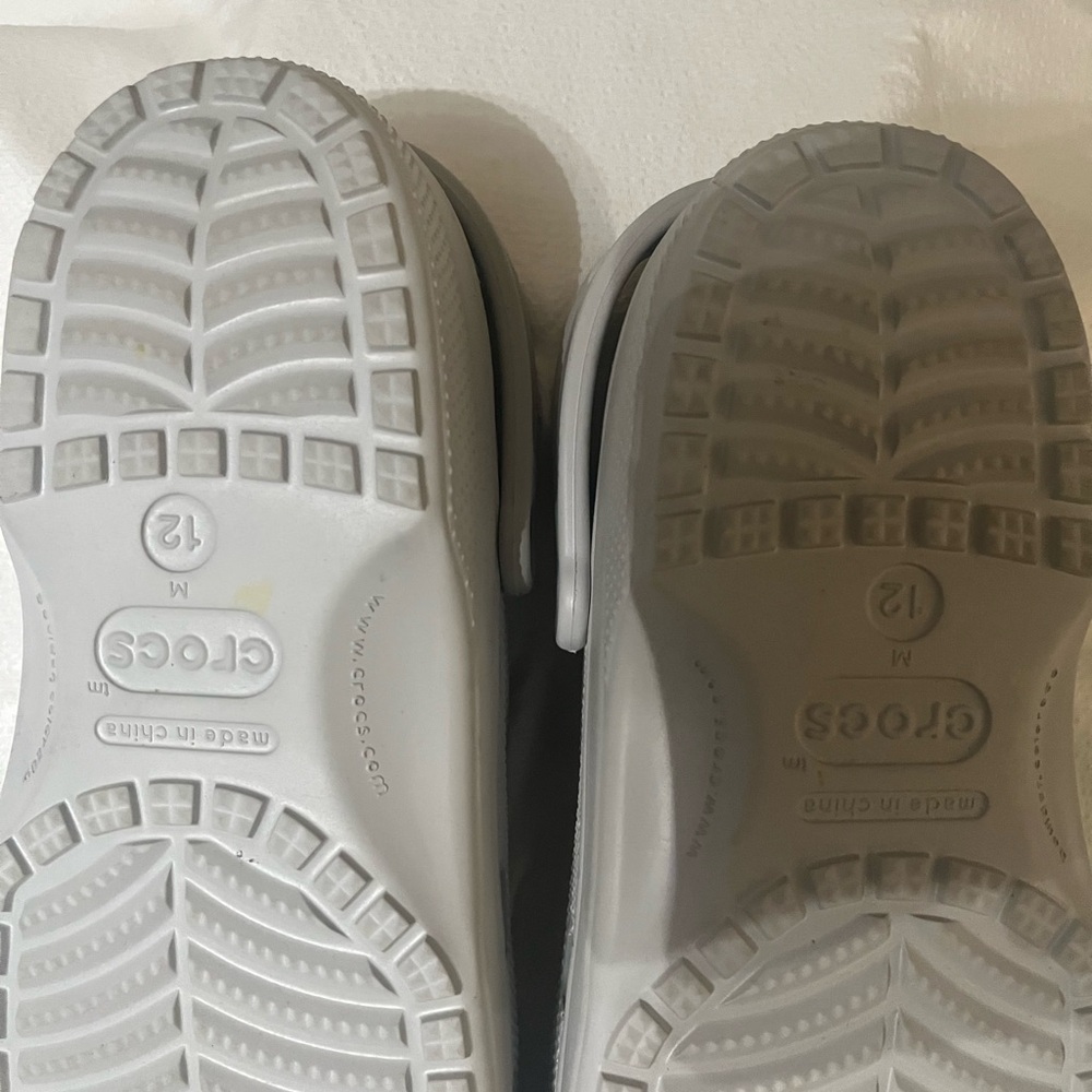 NWOT CROCS Classic Clogs - Picture 9 of 10